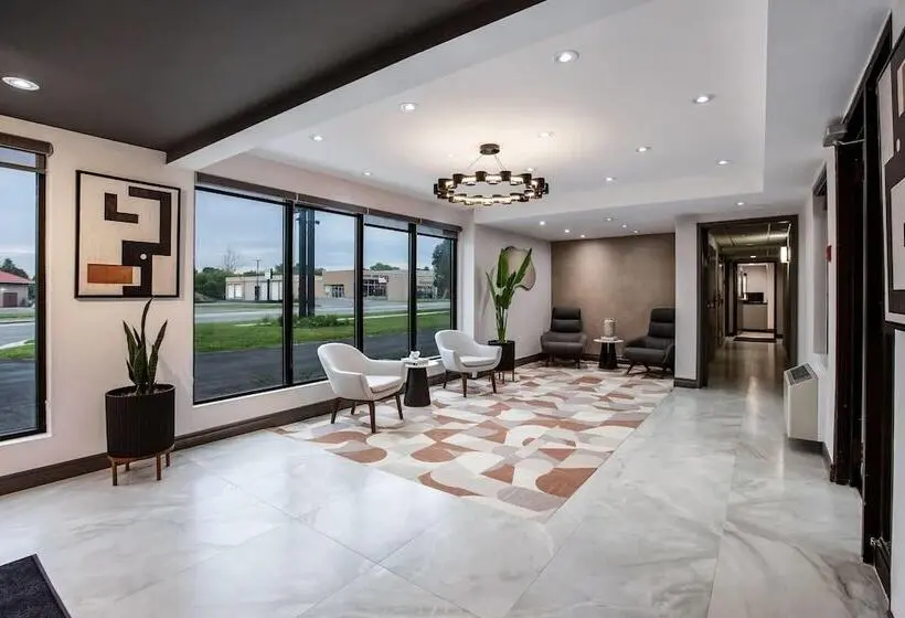 هتل Ramada By Wyndham Kingston