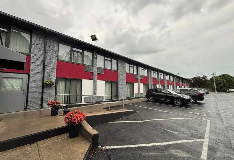 هتل Ramada By Wyndham Kingston