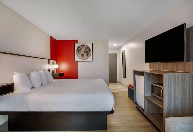 هتل Ramada By Wyndham Kingston