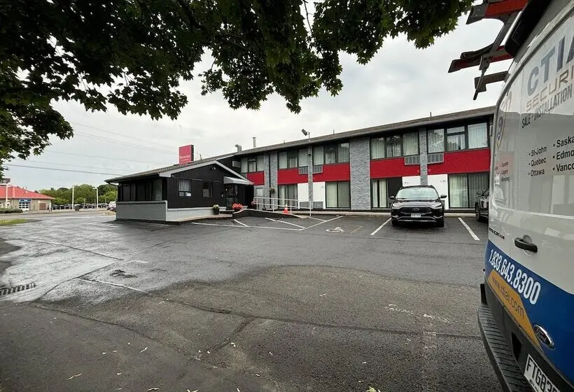 هتل Ramada By Wyndham Kingston