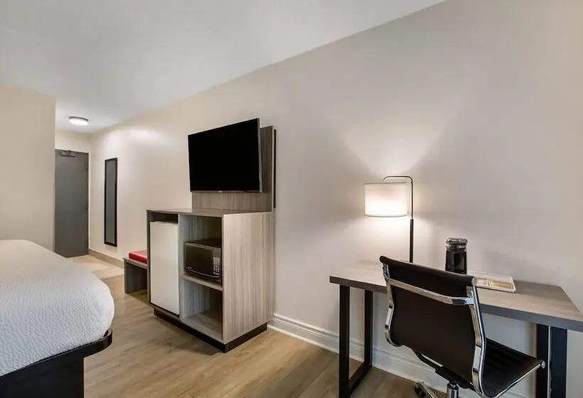 هتل Ramada By Wyndham Kingston