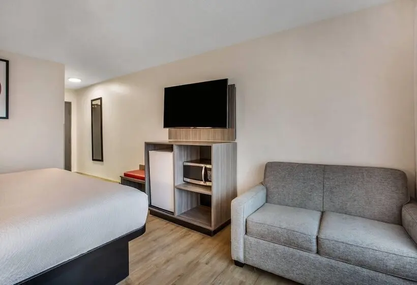 هتل Ramada By Wyndham Kingston