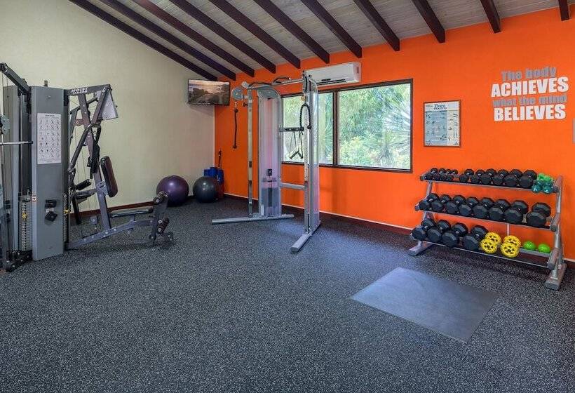 Sugar Cane Club Hotel & Spa