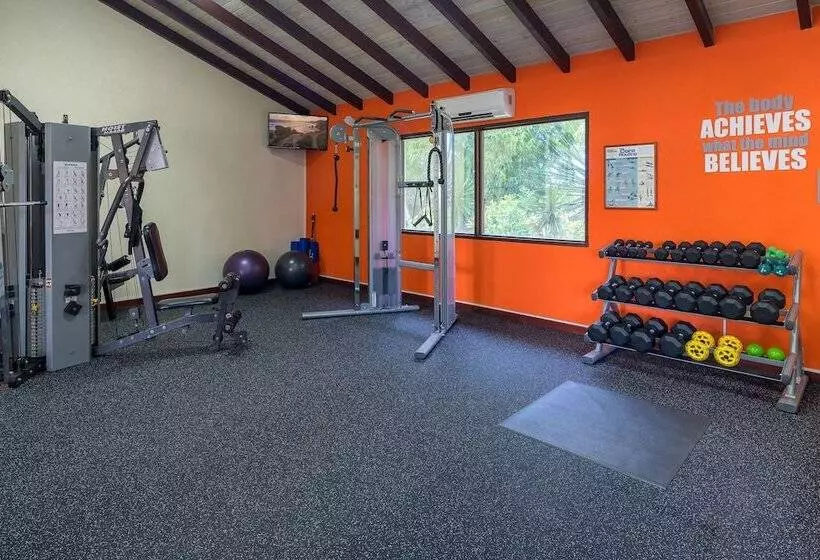 Sugar Cane Club Hotel & Spa