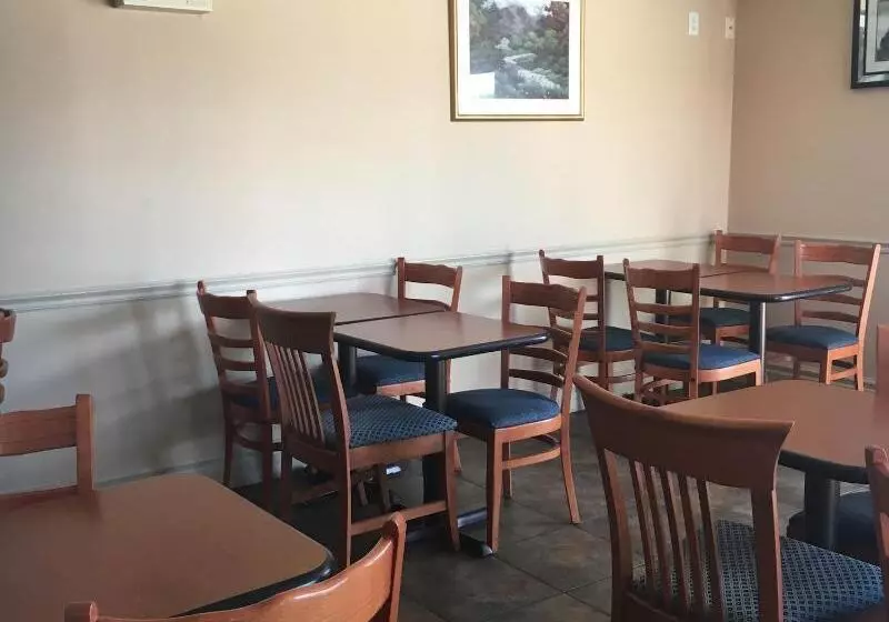 The Glengate Hotel & Suites