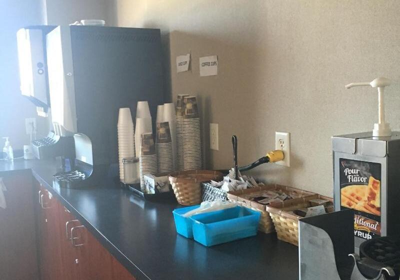 The Glengate Hotel & Suites