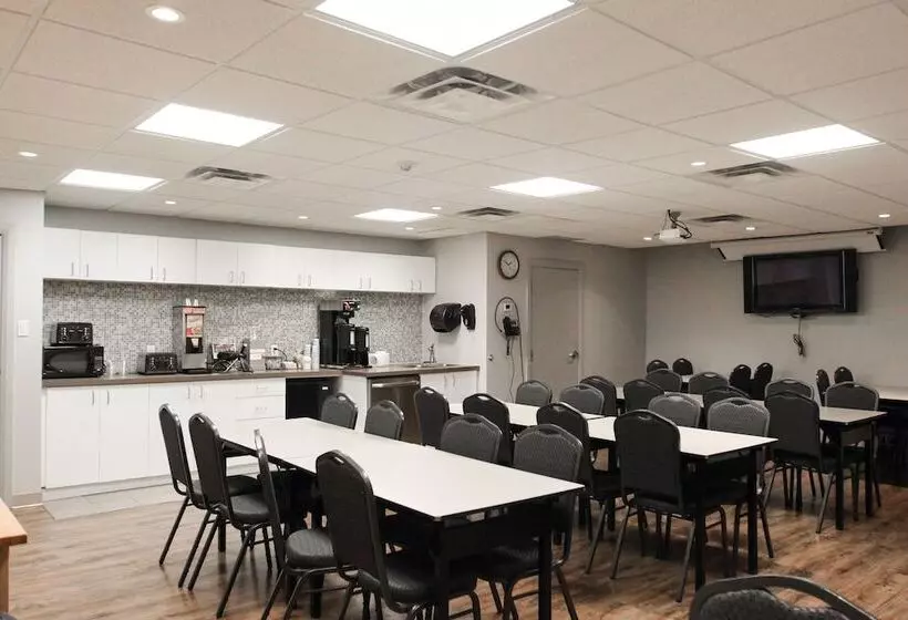 בית מלון כפרי Welcominns Ottawa