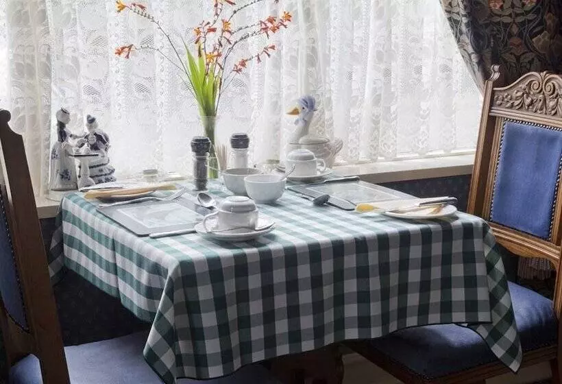 민박 Woodhill House