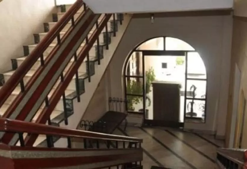 בית מלון כפרי Aditya International