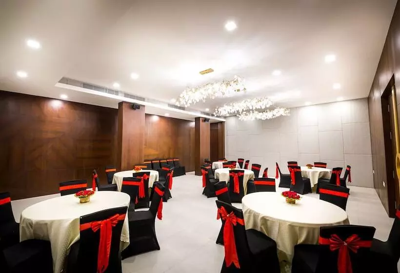 בית מלון כפרי Asansol International