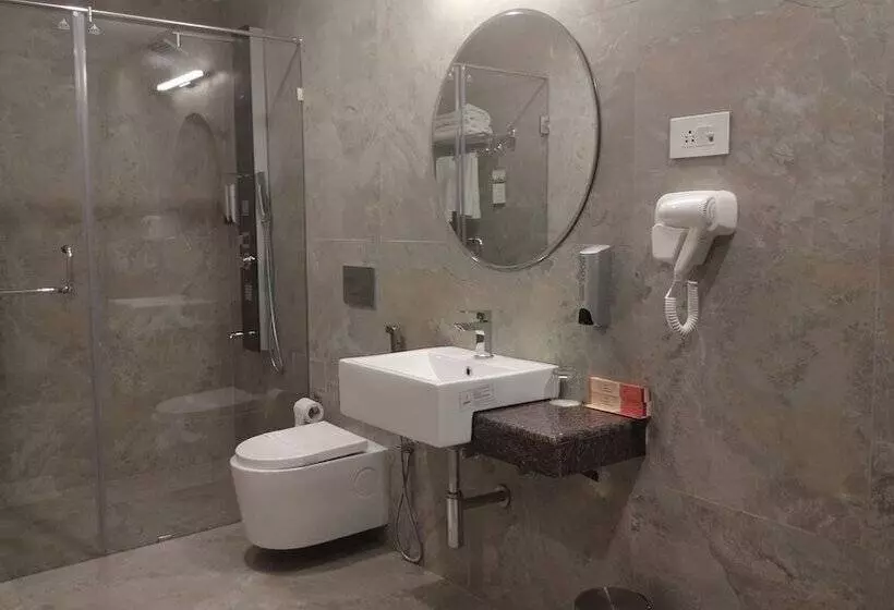 בית מלון כפרי Asansol International