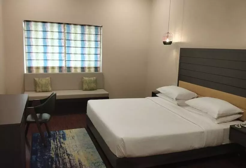 בית מלון כפרי Asansol International