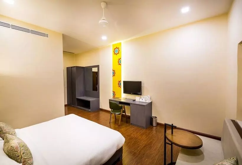 בית מלון כפרי Asansol International