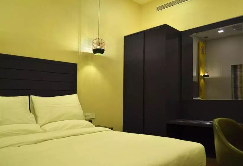 בית מלון כפרי Asansol International