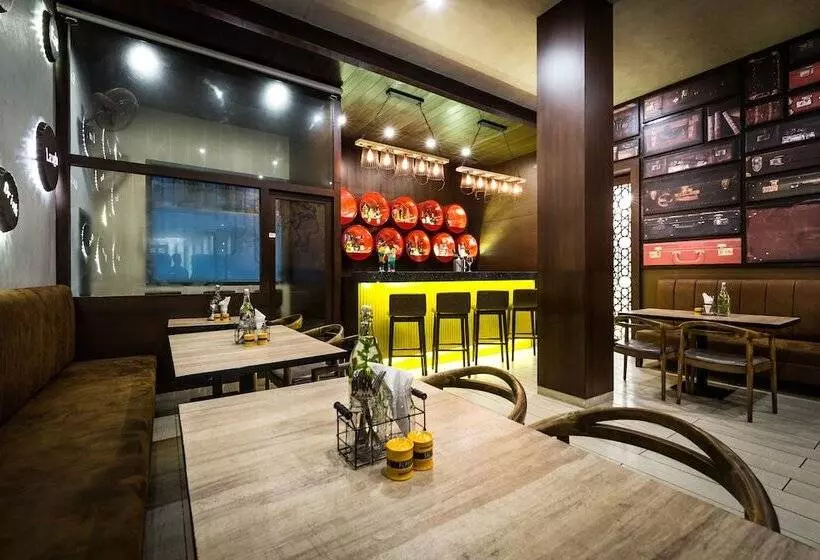 בית מלון כפרי Asansol International