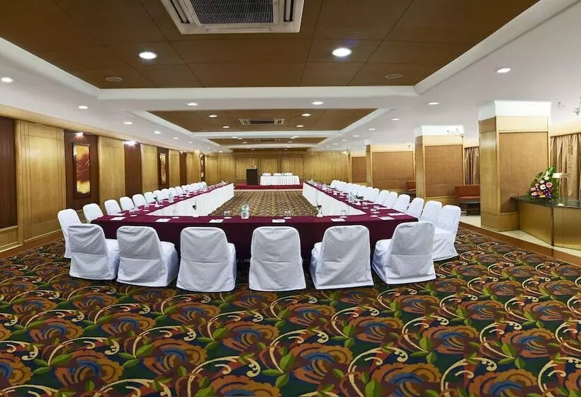 Отель Aurora Towers