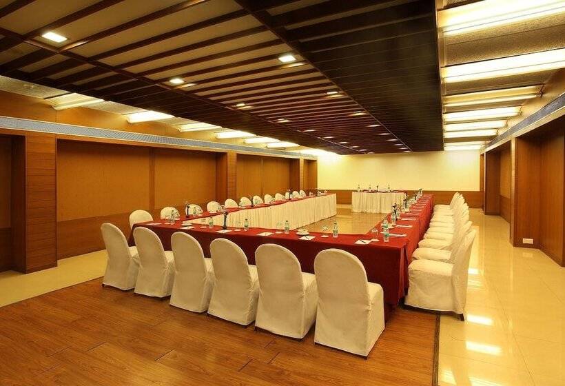 هتل Aurora Towers