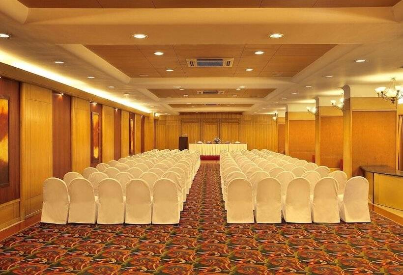 هتل Aurora Towers