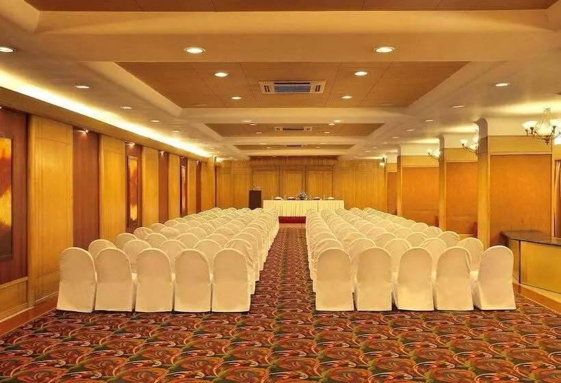 Отель Aurora Towers