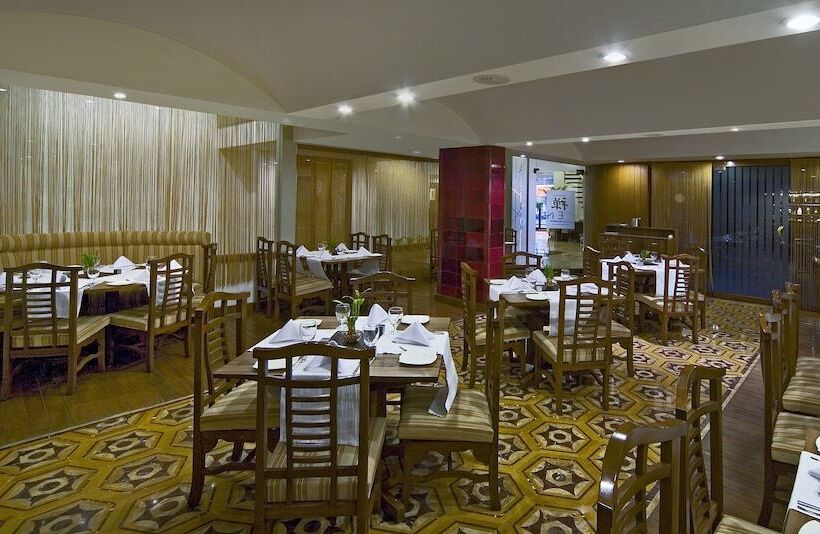 هتل Aurora Towers