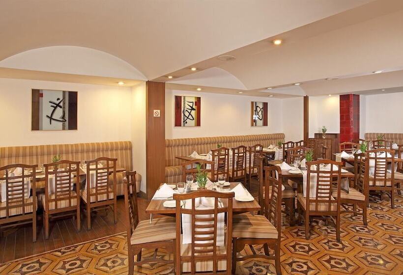 هتل Aurora Towers