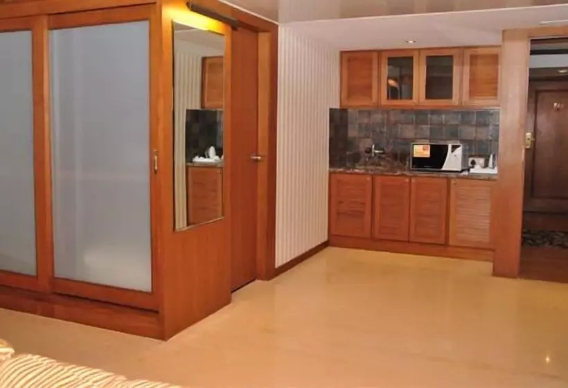 Отель Aurora Towers