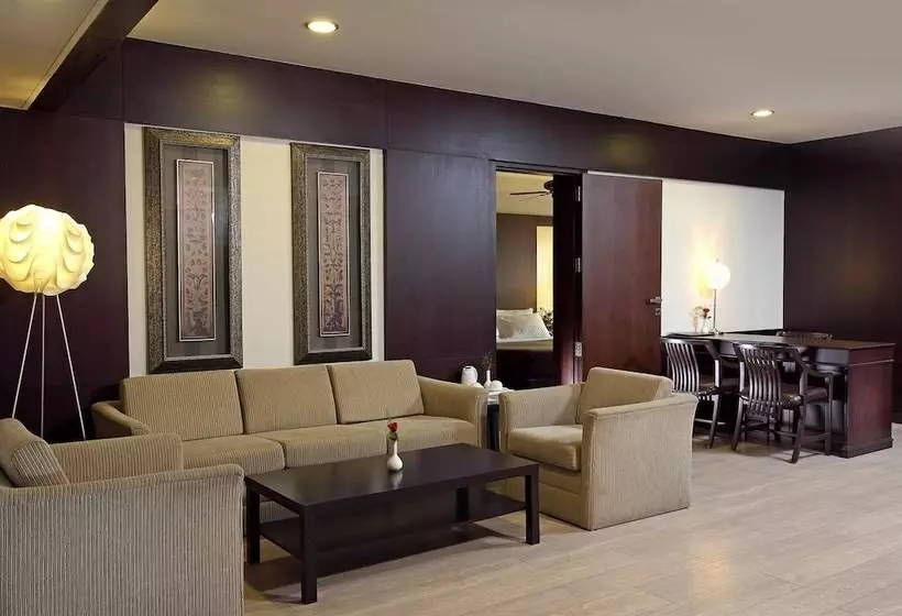 Отель Aurora Towers