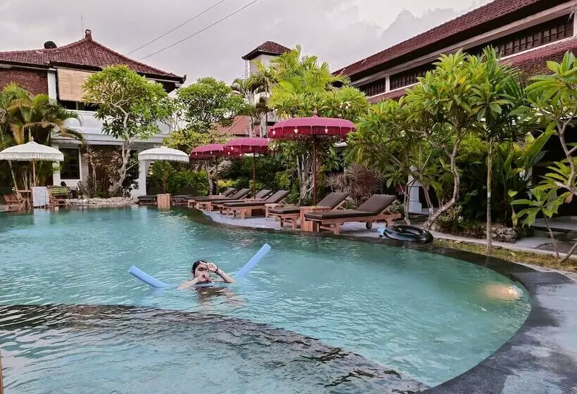 酒店 Berlian Beach Inn Kuta