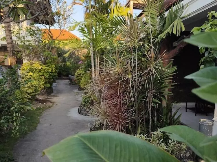 酒店 Berlian Beach Inn Kuta