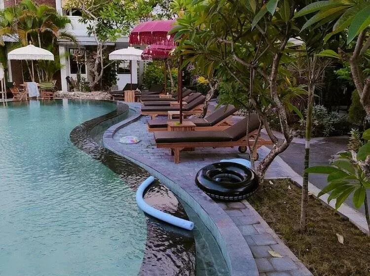 酒店 Berlian Beach Inn Kuta