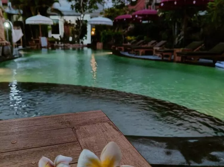 酒店 Berlian Beach Inn Kuta