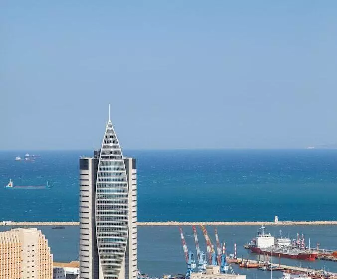 Haifa Tower Hotel   מלון מגדל חיפה