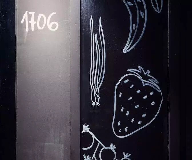 Haifa Tower Hotel   מלון מגדל חיפה