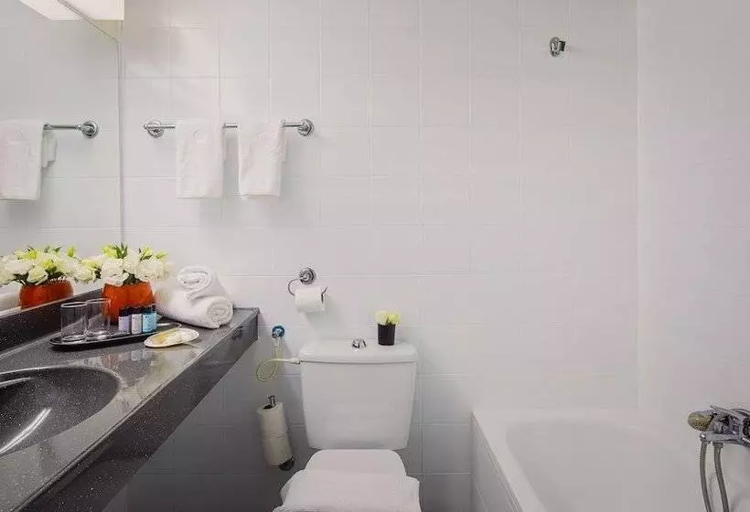 Haifa Tower Hotel   מלון מגדל חיפה