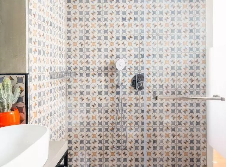 Haifa Tower Hotel   מלון מגדל חיפה