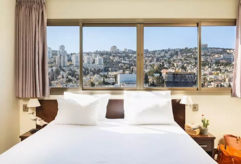 Haifa Tower Hotel   מלון מגדל חיפה