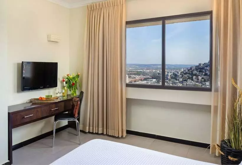 Haifa Tower Hotel   מלון מגדל חיפה