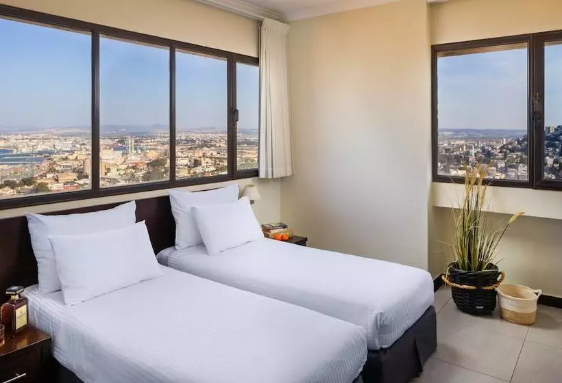 Haifa Tower Hotel   מלון מגדל חיפה