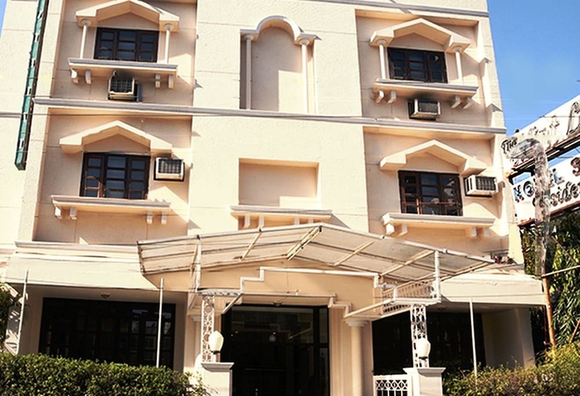 هتل Shiva Residency