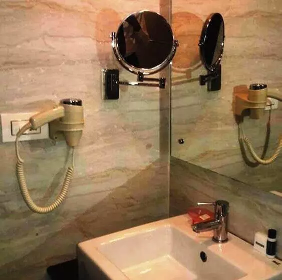 酒店 Shiva Residency