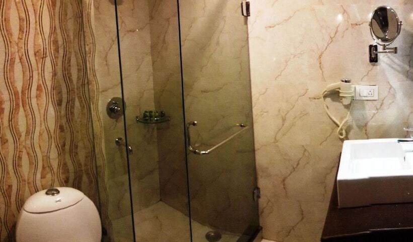 هتل Shiva Residency