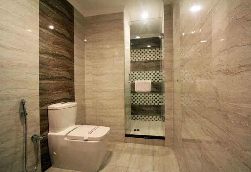 هتل Shiva Residency