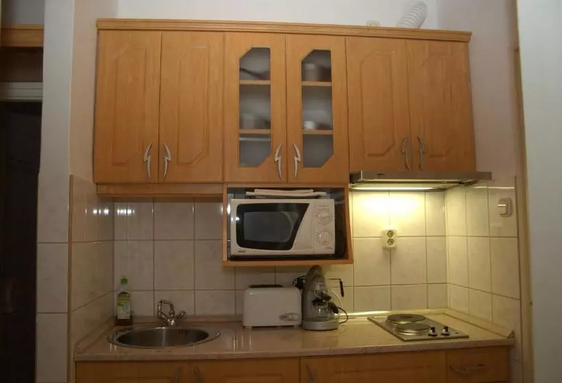 Отель Siesta Club Apartman Harkány