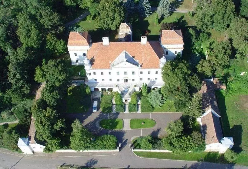 ホテル Telekidegenfeld Kastélyszálló