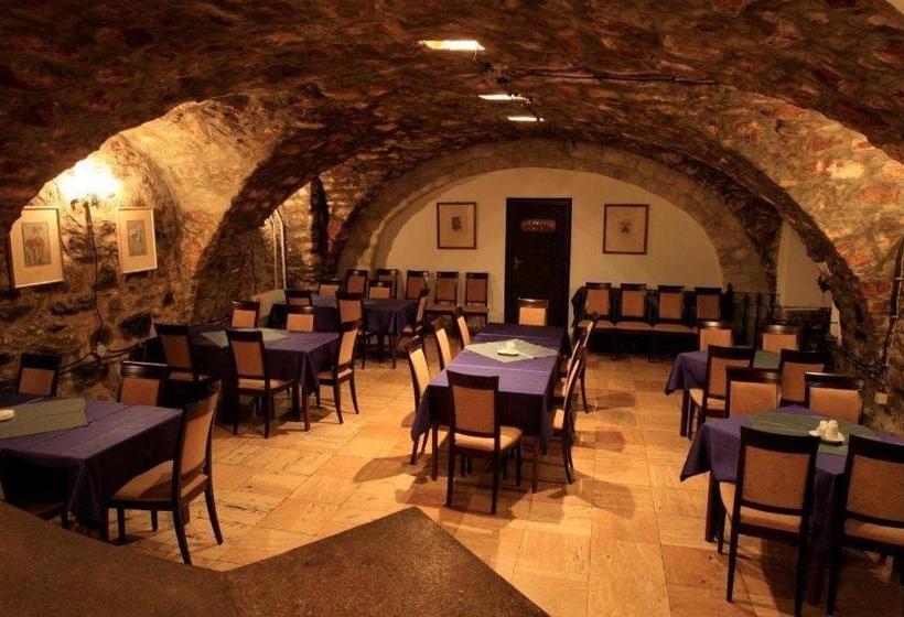 فندق Telekidegenfeld Kastélyszálló