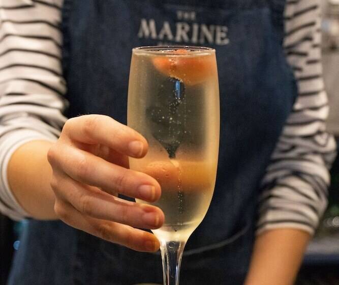 酒店 Rooms At The Marine