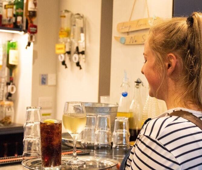 酒店 Rooms At The Marine