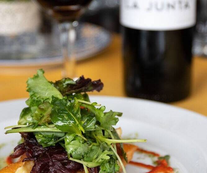 酒店 Rooms At The Marine