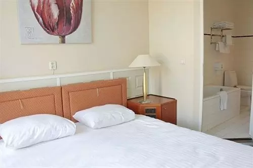 هتل The Waterfront