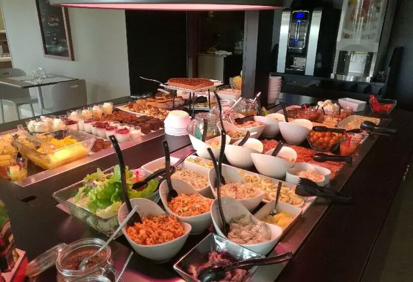 Отель Campanile Saintavold